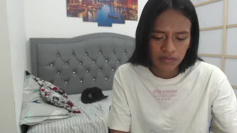 Snapshot of enyelin chatting on 10.05.25 Enyenlina online show from 10.05.25