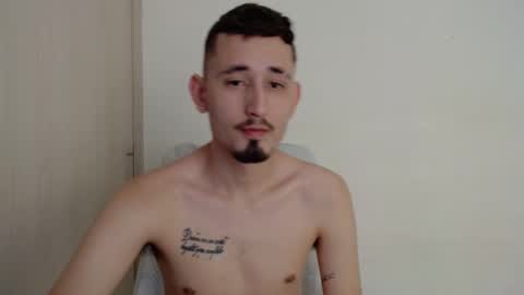 Snapshot of enzo_1408 chatting on 10.12.25 enzo 1408 online show from 10.12.25