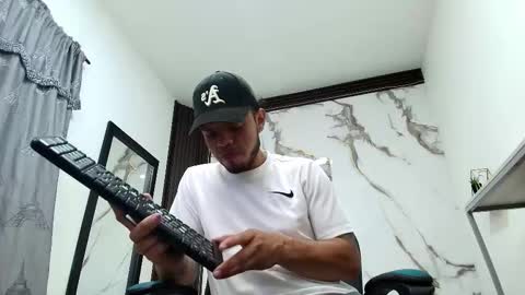 Snapshot of enzo_turner chatting on 02.01.26 online show from 02.01.26