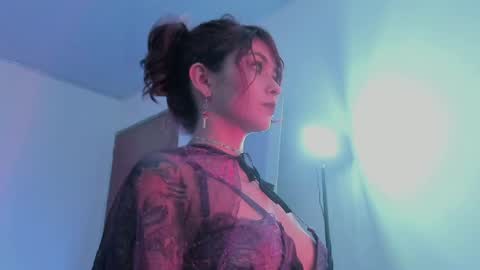 Snapshot of ephemeral_hot chatting on 04.14.26 Leyla online show from 04.14.26