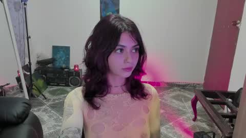 Snapshot of ephemeral_hot chatting on 07.23.26 Leyla online show from 07.23.26