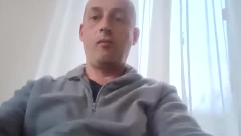 Snapshot of epu17 chatting on 10.12.25 epu17 online show from 10.12.25