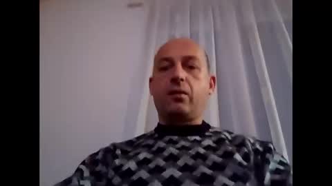 Snapshot of epu17 chatting on 10.28.25 epu17 online show from 10.28.25