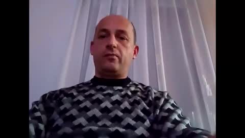 Snapshot of epu17 chatting on 11.10.25 epu17 online show from 11.10.25