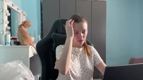 Lily online show from 02.21.26