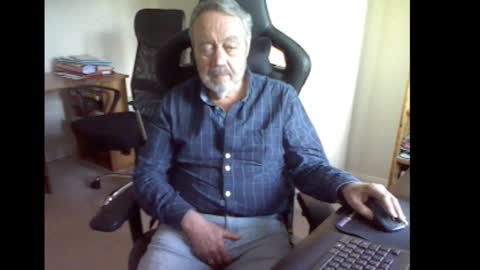 erasmus_d online show from 03.11.25