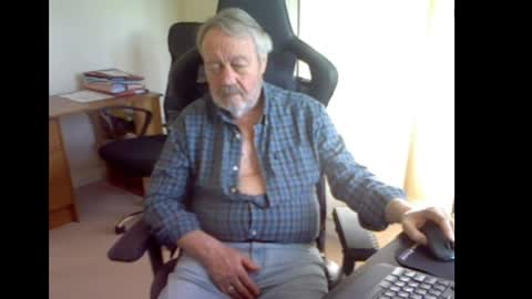 erasmus_d online show from 04.11.26