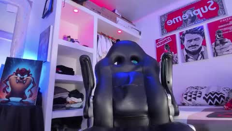 Tht BOSS Eren online show from 11.20.25