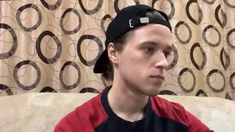 Snapshot of eric_blond chatting on 10.12.25 Eric online show from 10.12.25