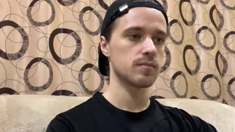 Snapshot of eric_blond chatting on 11.03.25 Eric online show from 11.03.25