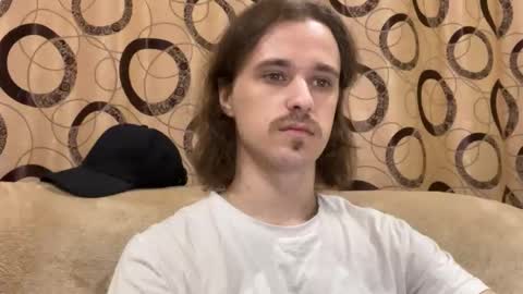 Snapshot of eric_blond chatting on 11.05.25 Eric online show from 11.05.25