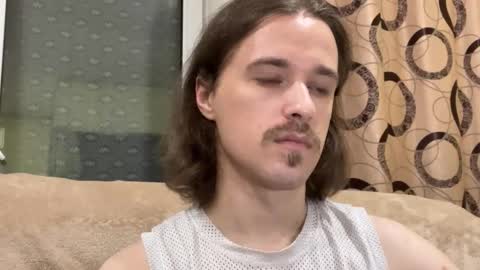 Snapshot of eric_blond chatting on 11.11.25 Eric online show from 11.11.25