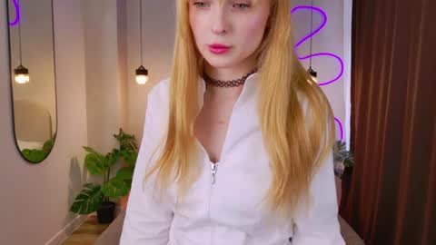 Snapshot of erica_ford chatting on 08.05.26 Vivian online show from 08.05.26