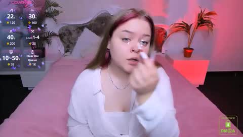 Snapshot of erica_love_ chatting on 10.05.25 erica_love_ online show from 10.05.25