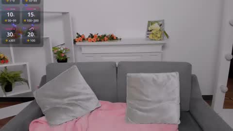 Snapshot of erica_love_ chatting on 10.08.25 erica_love_ online show from 10.08.25