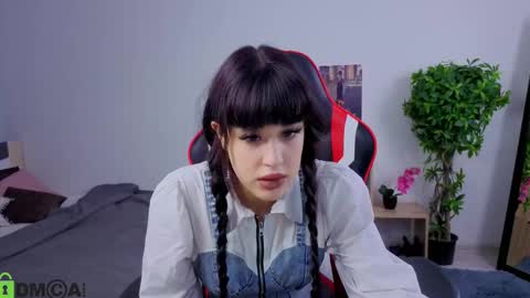Erika online show from 10.04.25