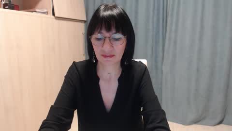 ericablack8 online show from 12.09.24