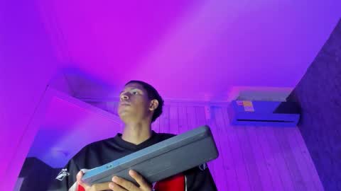      online show from 10.12.25