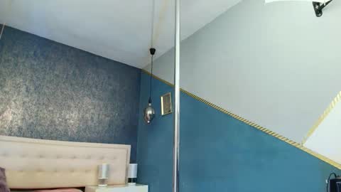   online show from 10.11.25