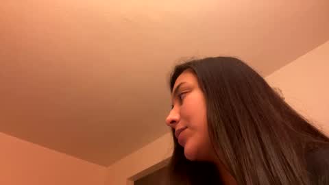 Snapshot of erickavee21 chatting on 12.14.24 ErickaVee online show from 12.14.24