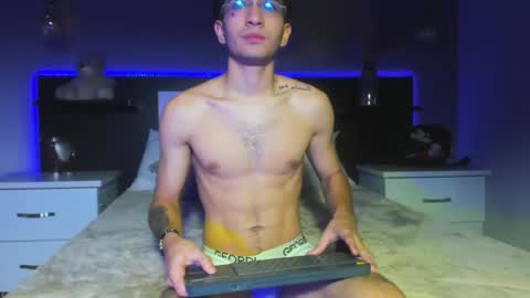 Snapshot of eriikjoness chatting on 09.16.25 Eriik Joness online show from 09.16.25