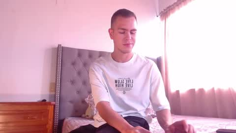 Snapshot of erik_rodriguez chatting on 02.22.26 Erik rodriguez online show from 02.22.26