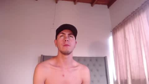 Snapshot of erik_rodriguez chatting on 04.19.26 Erik rodriguez online show from 04.19.26