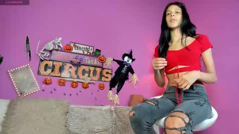 Snapshot of erika1717 chatting on 10.31.25 erika1717 online show from 10.31.25