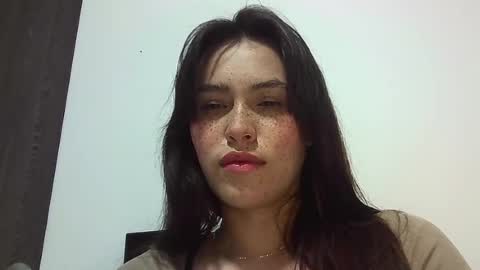 Snapshot of erika_depp chatting on 07.12.26 Erika online show from 07.12.26