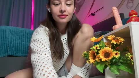 Snapshot of erika_miu chatting on 10.17.25 Erika Miu online show from 10.17.25