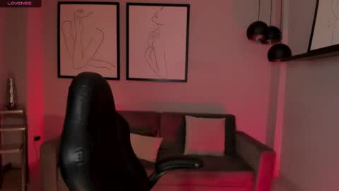 Erika Benz online show from 02.19.25