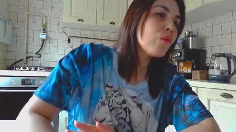 ErikaGloss online show from 11.17.25