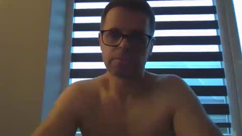 Snapshot of erikanoz chatting on 10.17.25 boyohboy online show from 10.17.25