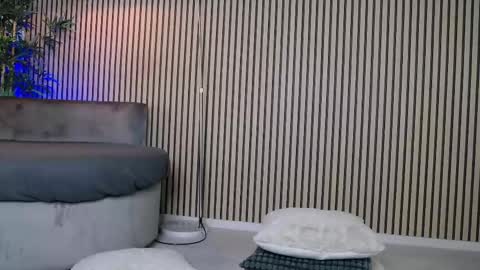 erikarossee online show from 12.01.25