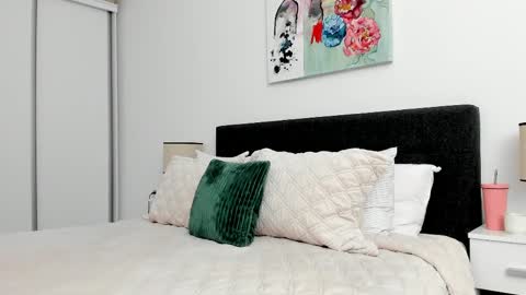 Snapshot of erikasweetie chatting on 02.26.25 Erika online show from 02.26.25