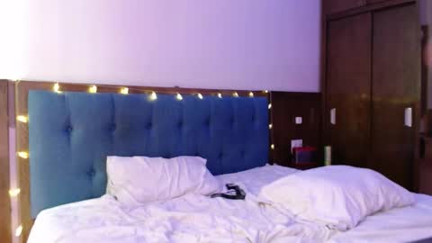 Snapshot of erikcolle chatting on 10.09.25 Erik Bruce online show from 10.09.25