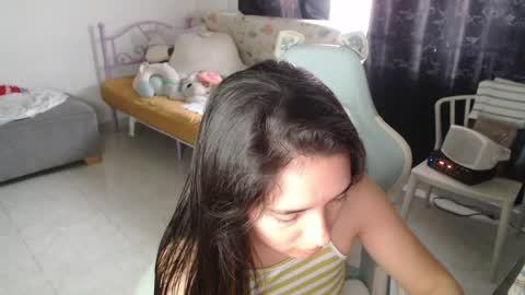 Snapshot of erina_1 chatting on 04.21.26 erina_1 online show from 04.21.26