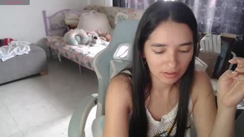 Snapshot of erina_1 chatting on 05.10.26 erina_1 online show from 05.10.26