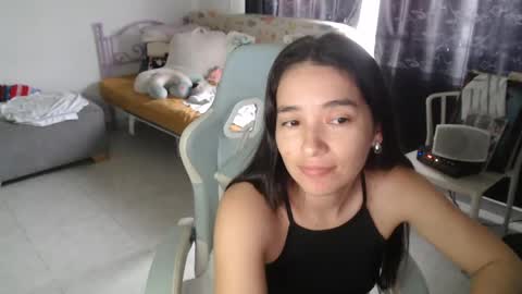 Snapshot of erina_1 chatting on 05.21.26 erina_1 online show from 05.21.26