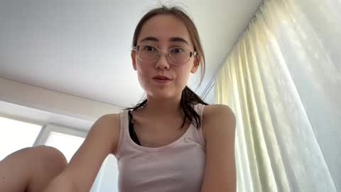 Snapshot of erinnthurmond chatting on 07.16.26 Luna online show from 07.16.26