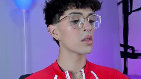   online show from 11.05.25