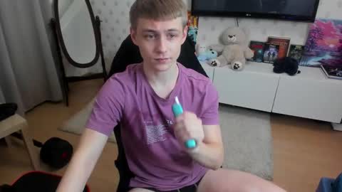 Max online show from 11.18.25