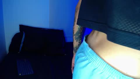 Snapshot of eros_chipre chatting on 12.14.24 Eros online show from 12.14.24