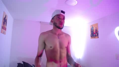 Snapshot of eros_chipre chatting on 12.31.24 Eros online show from 12.31.24