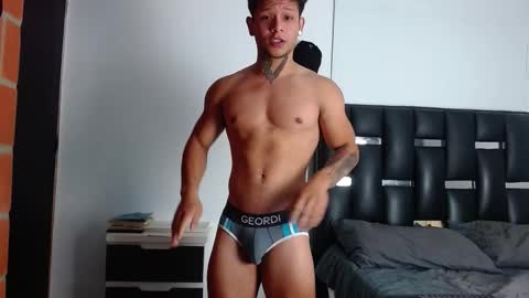 Snapshot of erosscott chatting on 09.30.25 Eros online show from 09.30.25