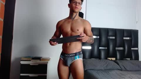 Snapshot of erosscott chatting on 11.04.25 Eros online show from 11.04.25