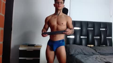 Snapshot of erosscott chatting on 11.06.25 Eros online show from 11.06.25