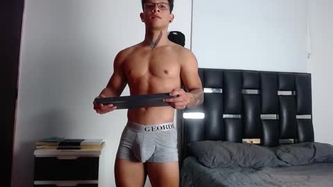 Snapshot of erosscott chatting on 11.10.25 Eros online show from 11.10.25