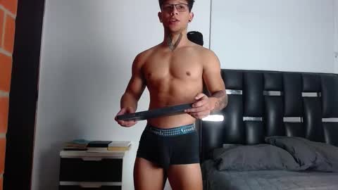 Snapshot of erosscott chatting on 11.17.25 Eros online show from 11.17.25