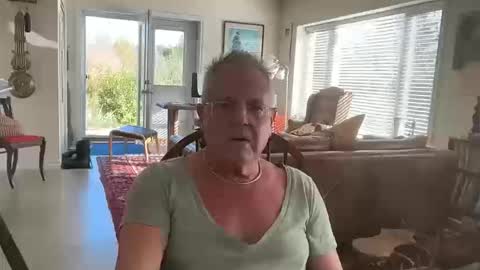 Snapshot of erostalk chatting on 10.10.25 eros online show from 10.10.25